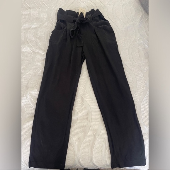 G by Guess Pants - 🔥 BRAND NEW G by Guess Black High-Waisted Paper Bag Trousers